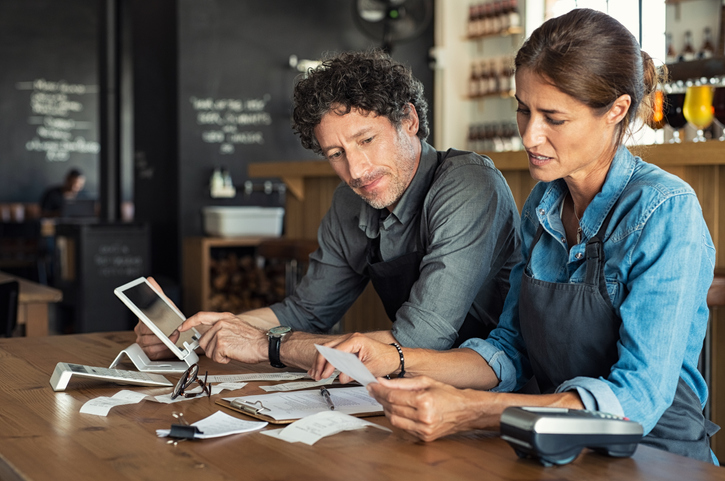 couple calculating taxes