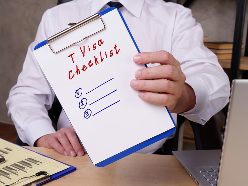 T Visas 2 T Visa Checklist inscription on the sheet.