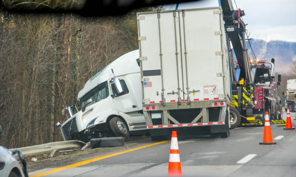 Holiday 18-Wheeler Accidents in Texas: Why Crashes Spike from Thanksgiving to New Year’s—and What Injured Families Should Do in the First 72 Hours