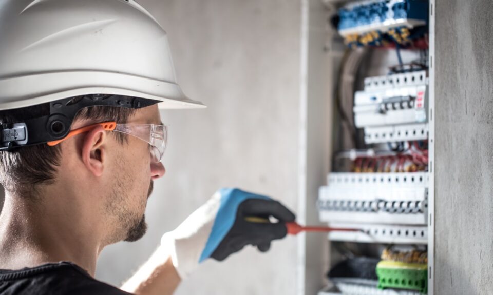 Electrical Exposure Injuries on Texas Construction Sites: Your Rights When December Weather Conditions Create Dangerous Worksites